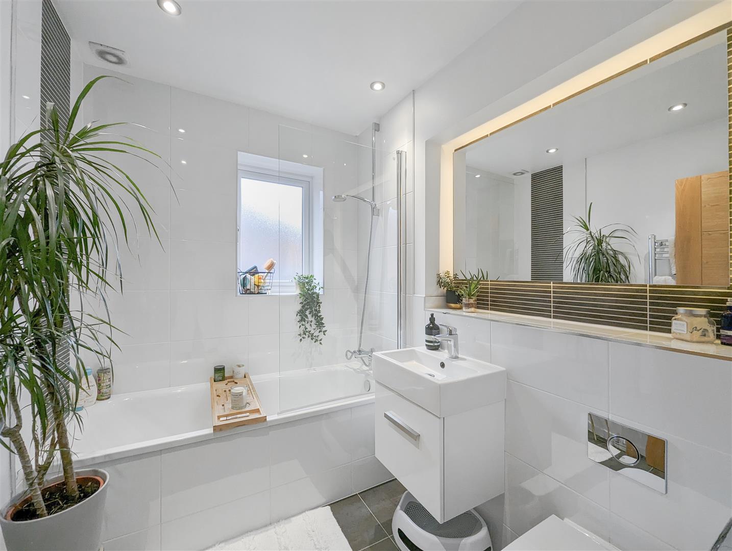 3 Bedroom House Leverett Gardens, Oakdale, Poole